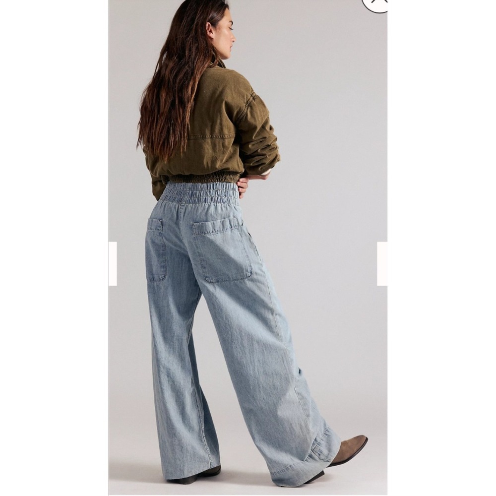 We The Free Jeans Womens Large Blue Light Wash Wide Leg Breezy Denim Pull On - Picture 2 of 12